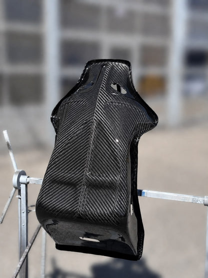 Carbon-Schalensitz aus Sichtcarbon – Rennsportausführung